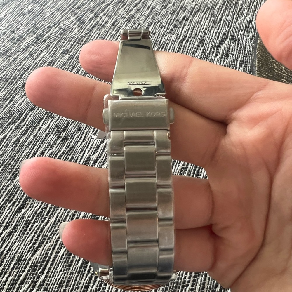 Michael Kors watch - never been worn! NWT! - Picture 6 of 6